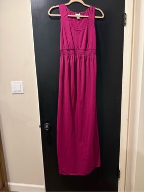 Bundle of 5 maternity maxi dresses, all size medium